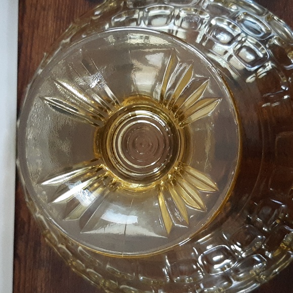 Vintage Yellow Federal Glass Yorktown Colonial Pressed Glass Cubed Compo… - Picture 6 of 12